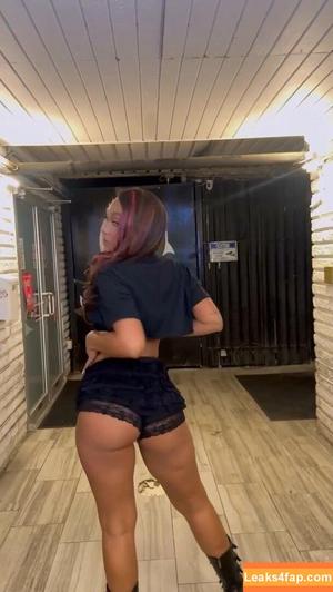 Parker McKenna Posey фото #0319