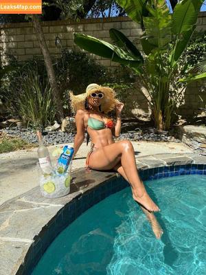 Parker McKenna Posey photo #0335