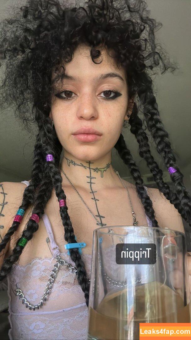 Pastelvamplet / ffishbrains / mehlanie / mehlanie_e leaked photo photo #0022