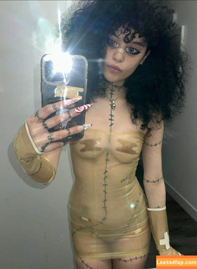 Pastelvamplet / ffishbrains / mehlanie / mehlanie_e leaked photo photo #0029