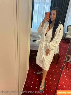 pattythick photo #0140