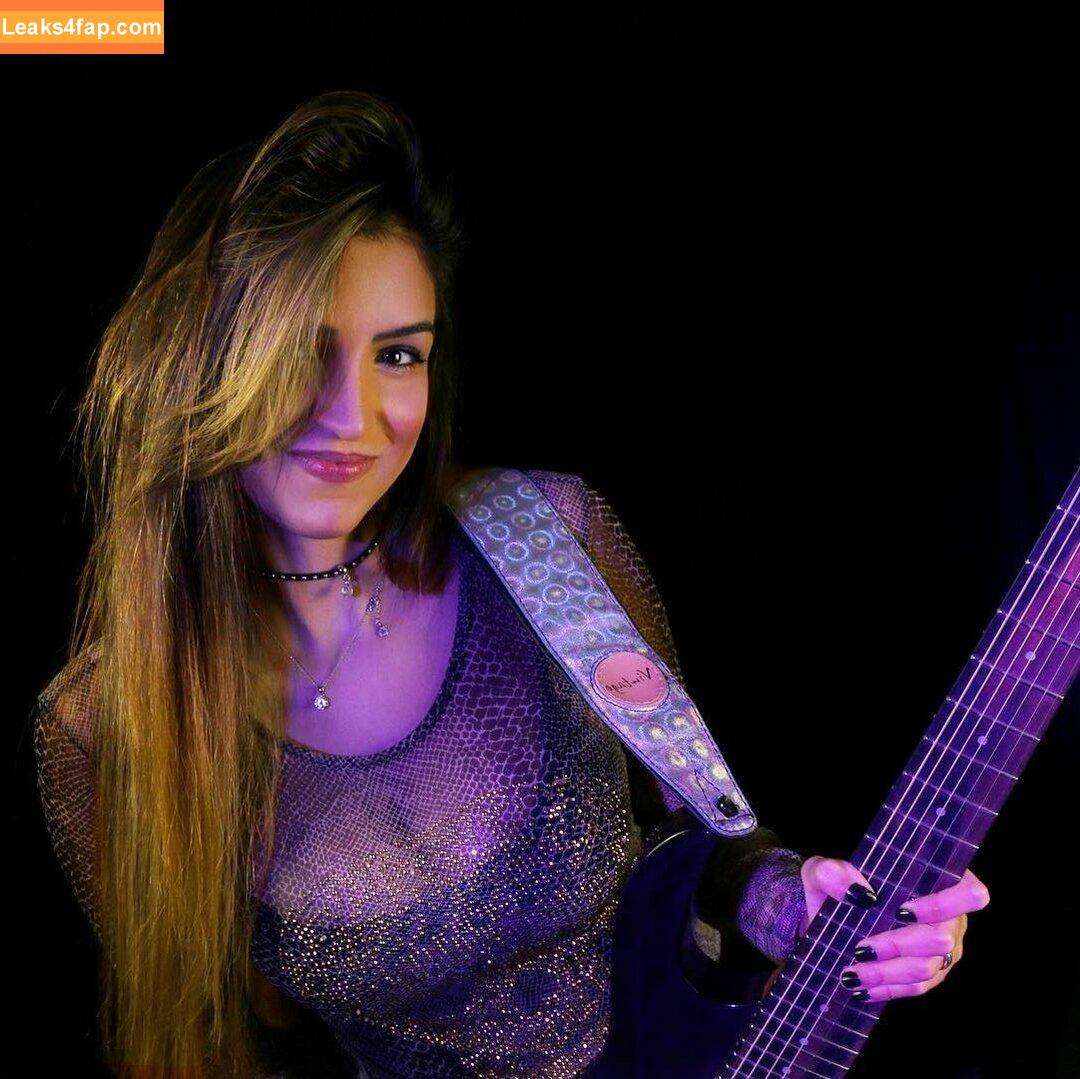 Paula Carregosa / Brazilian Guitarist / paaulaa19 / paulacarregosaoficial leaked photo photo #0015