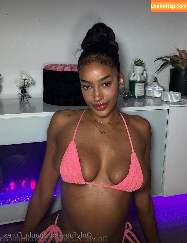 paula_flores / Foxyhot leaked photo photo #0251
