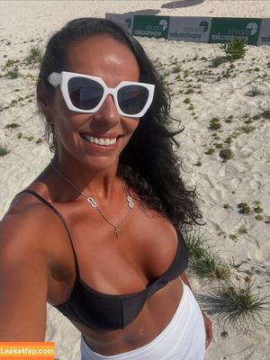 Paula Pequeno photo #0034