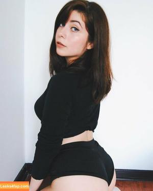 paulaeal photo #0002