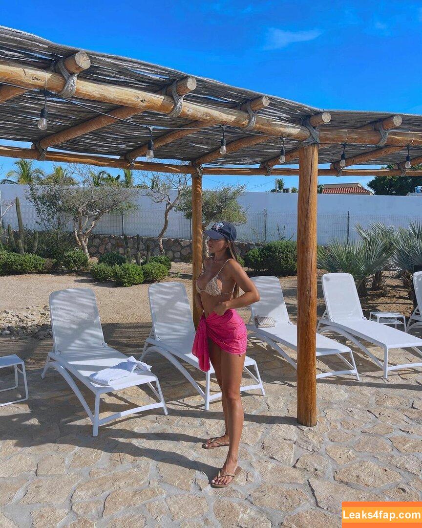 paulagonu / vicky_de_levine leaked photo photo #0046