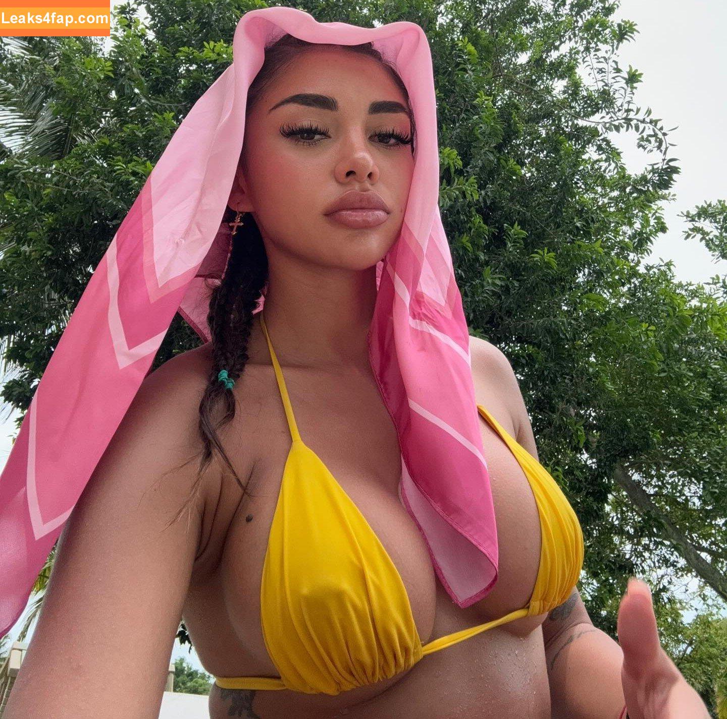 paulavidal /  leaked photo photo #0002
