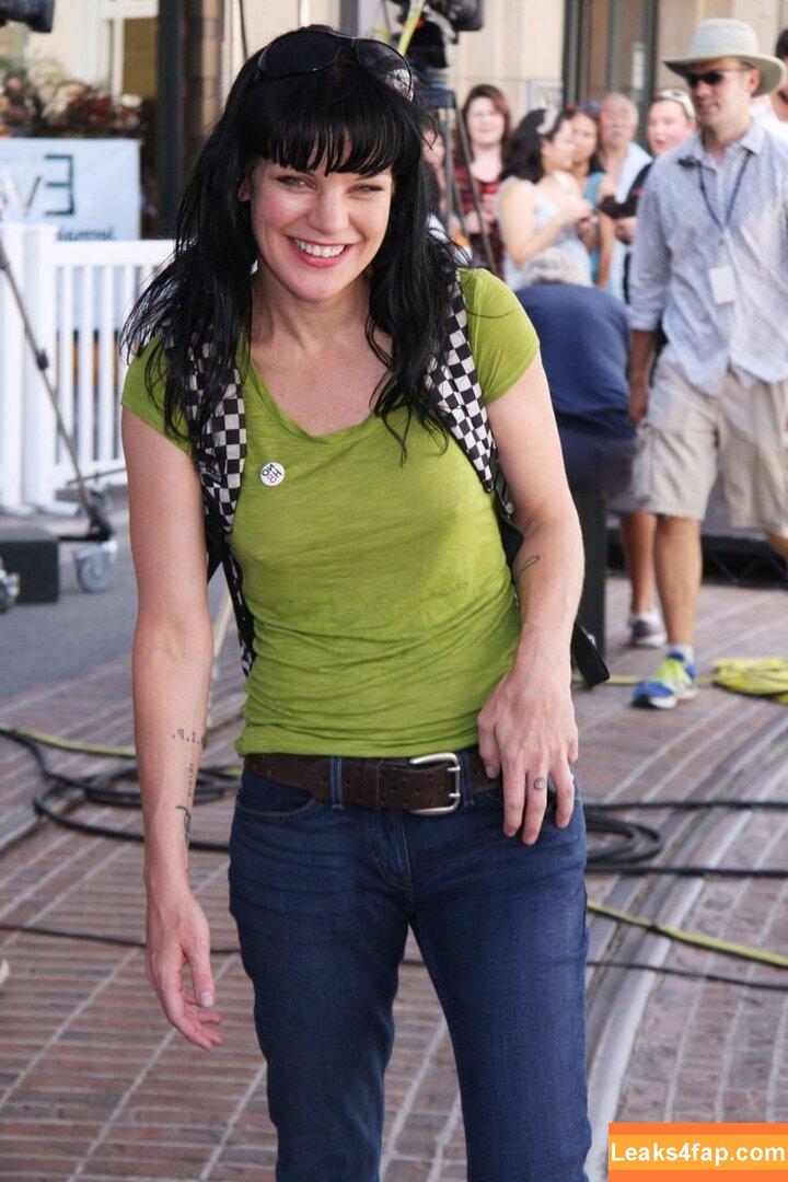 Pauley Perrette /  leaked photo photo #0017