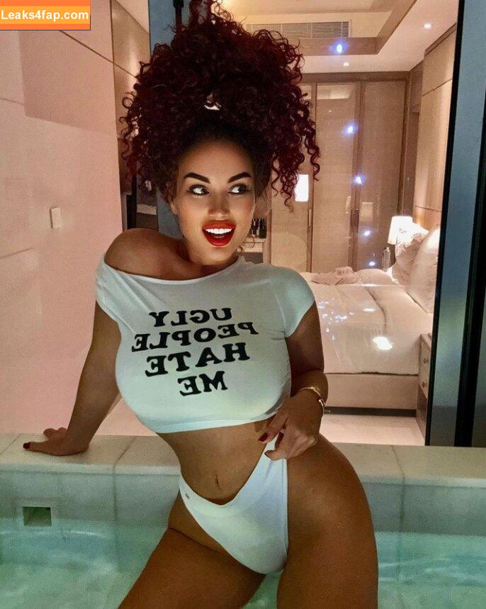 Paulina Fok /  leaked photo photo #0001