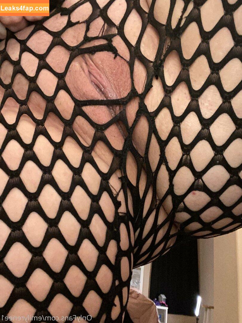 pawgemily1 / emrata leaked photo photo #0145