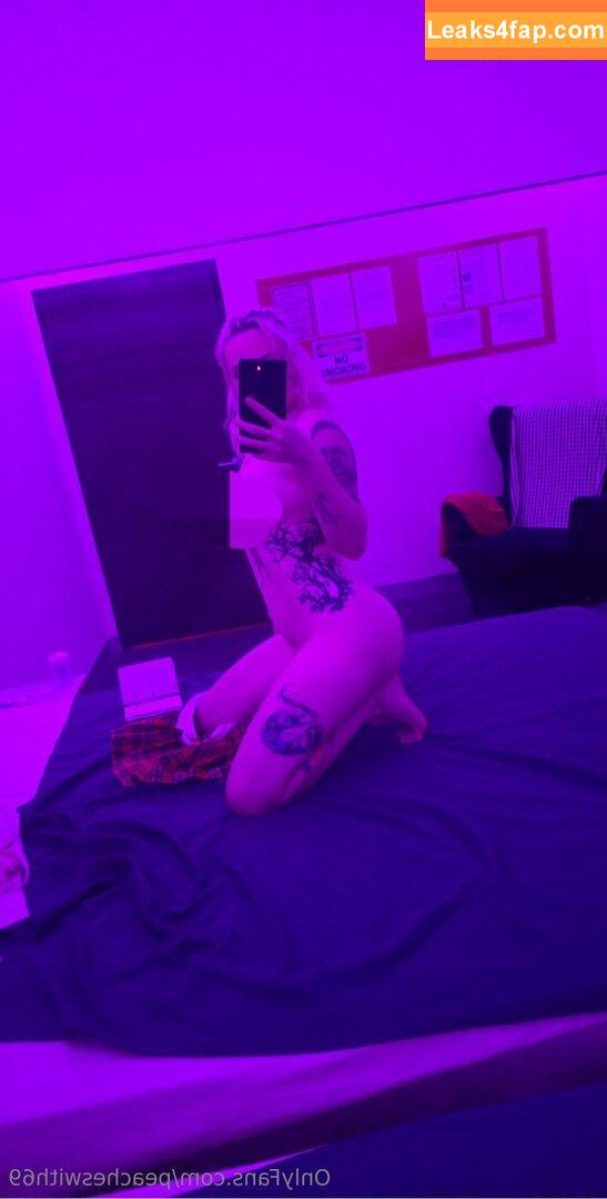 peacheswith69 / peaches_with_69 leaked photo photo #0001