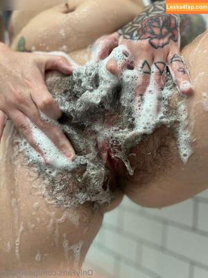 Pearl Sage - Hairy Queen photo #0235