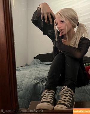 penelope_li photo #0025