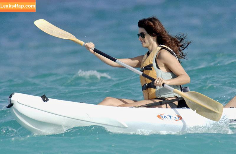 Penélope Cruz / PenelopeCruzOfi / penelopecruzoficial leaked photo photo #0234