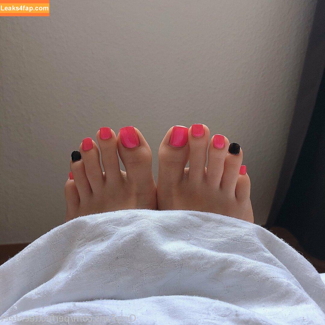 perfectteenfeet /  leaked photo photo #0033