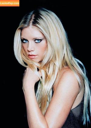 Peta Wilson photo #0019