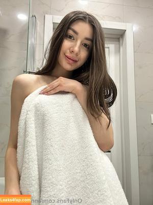 Petite Doll photo #0246