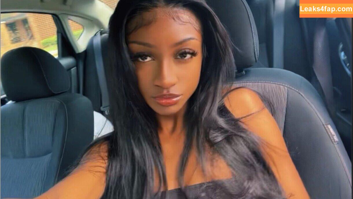 petite_siren /  leaked photo photo #0014