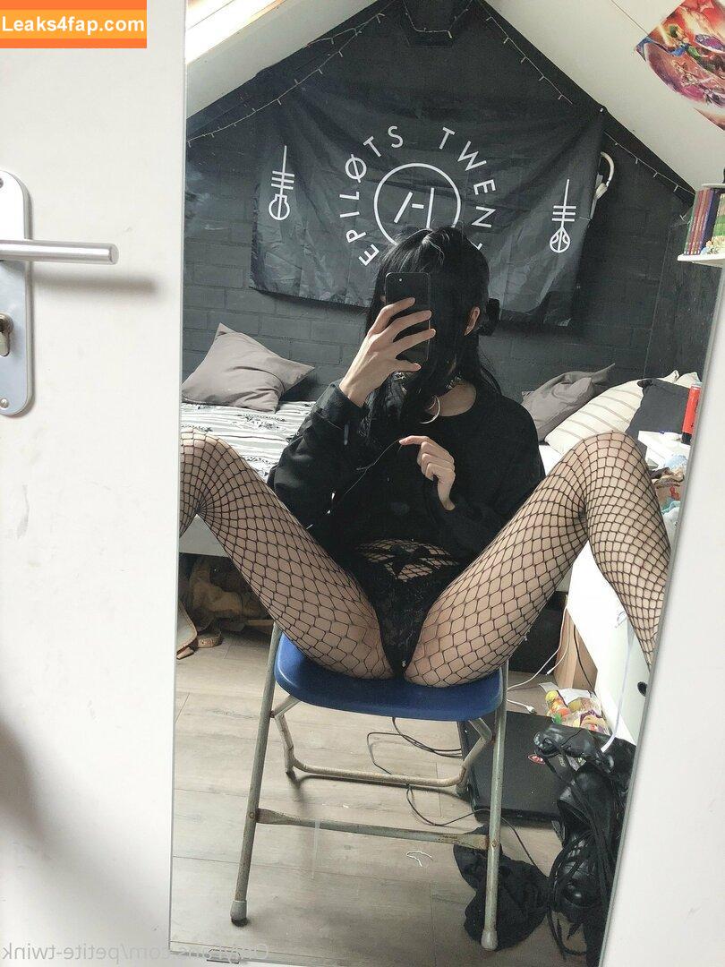 petite-twink / curioussmalltwink leaked photo photo #0037
