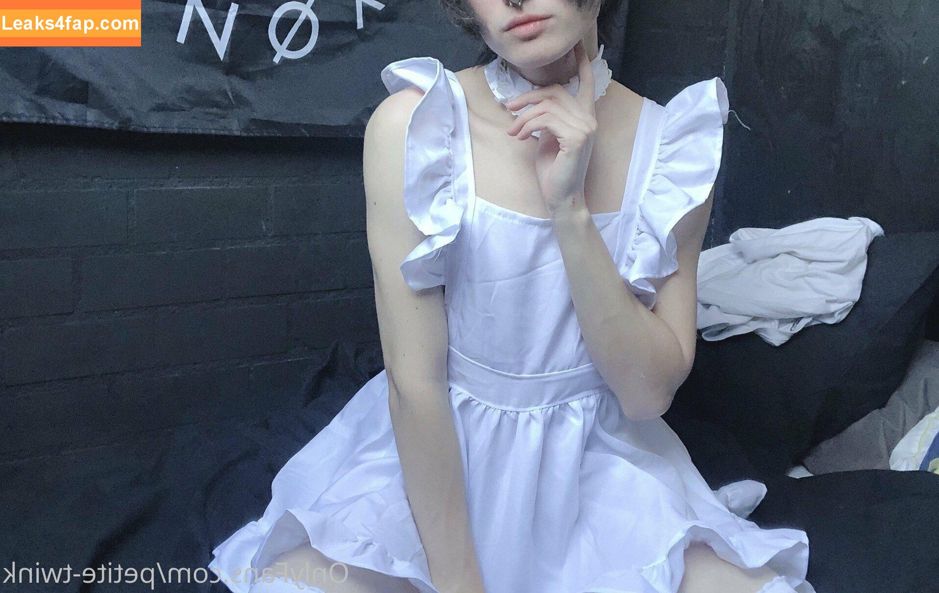 petite-twink / curioussmalltwink leaked photo photo #0073
