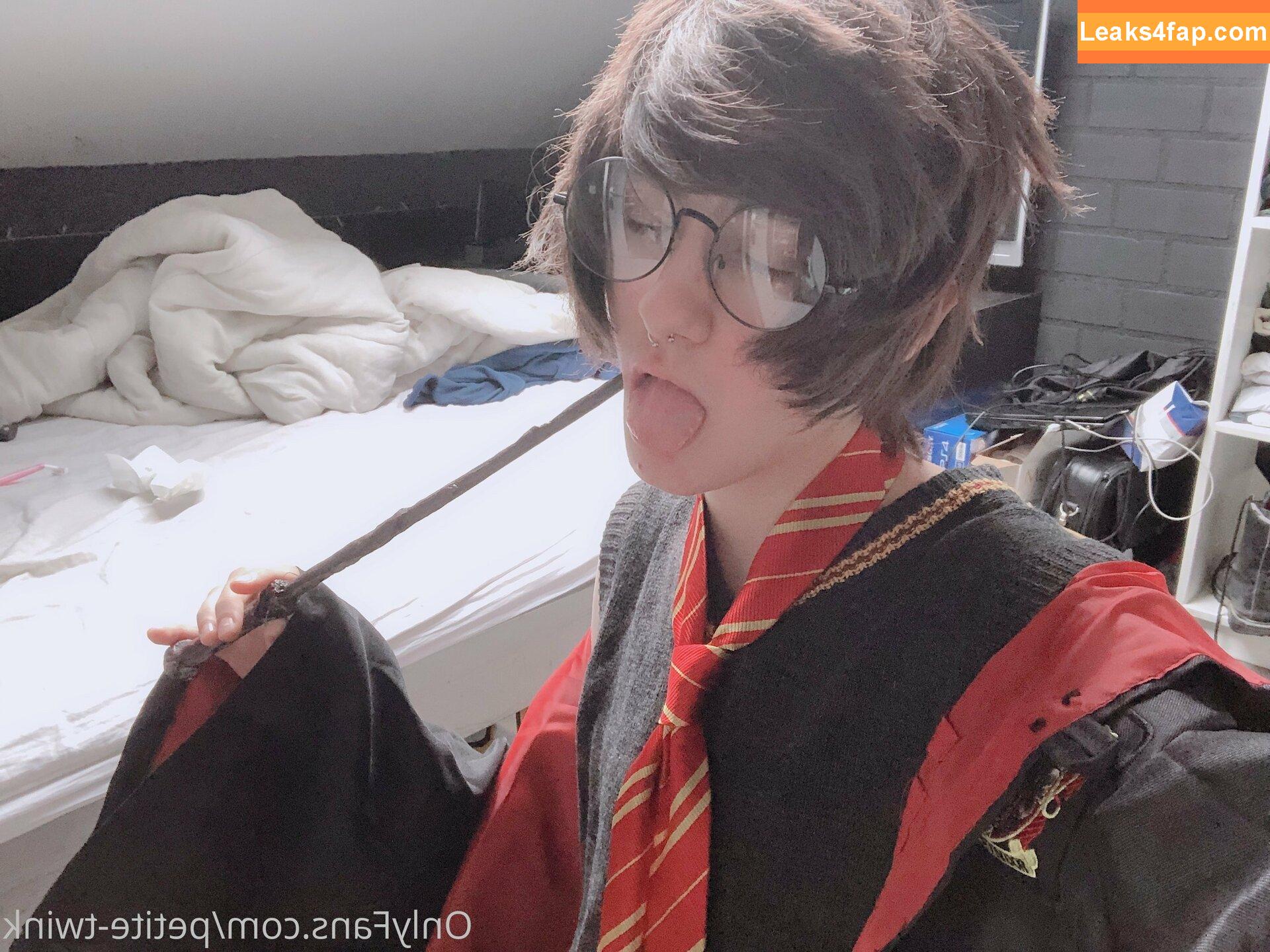 petite-twink / curioussmalltwink leaked photo photo #0294