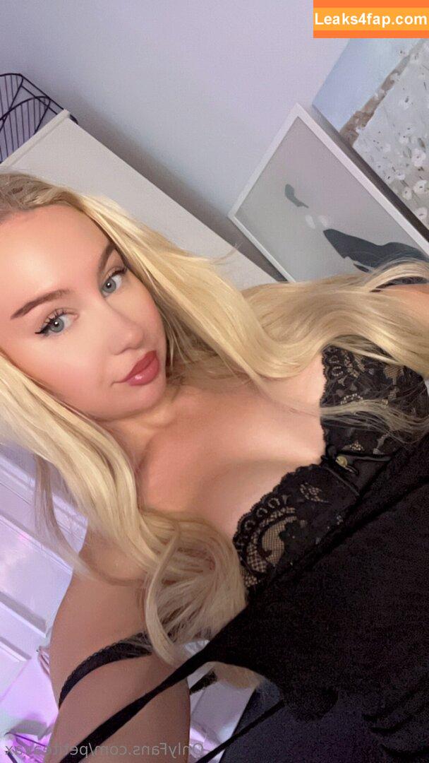 petiteavax /  leaked photo photo #0007