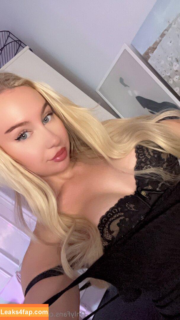 petiteavax /  leaked photo photo #0017