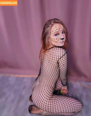 PetiteFeline photo #0056