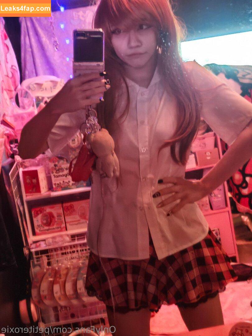 petiteroxie / Roxie / malice / malicegf / mooxfang leaked photo photo #0031