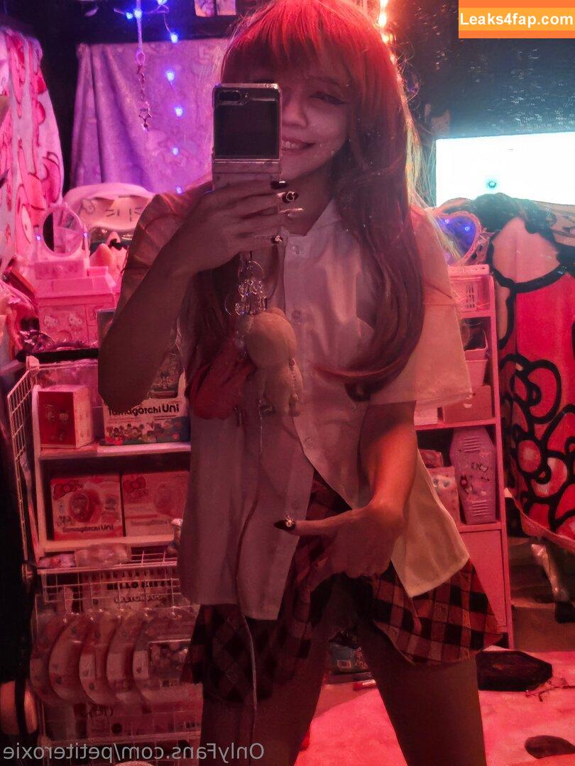 petiteroxie / Roxie / malice / malicegf / mooxfang leaked photo photo #0035