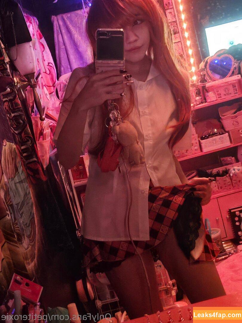 petiteroxie / Roxie / malice / malicegf / mooxfang leaked photo photo #0039