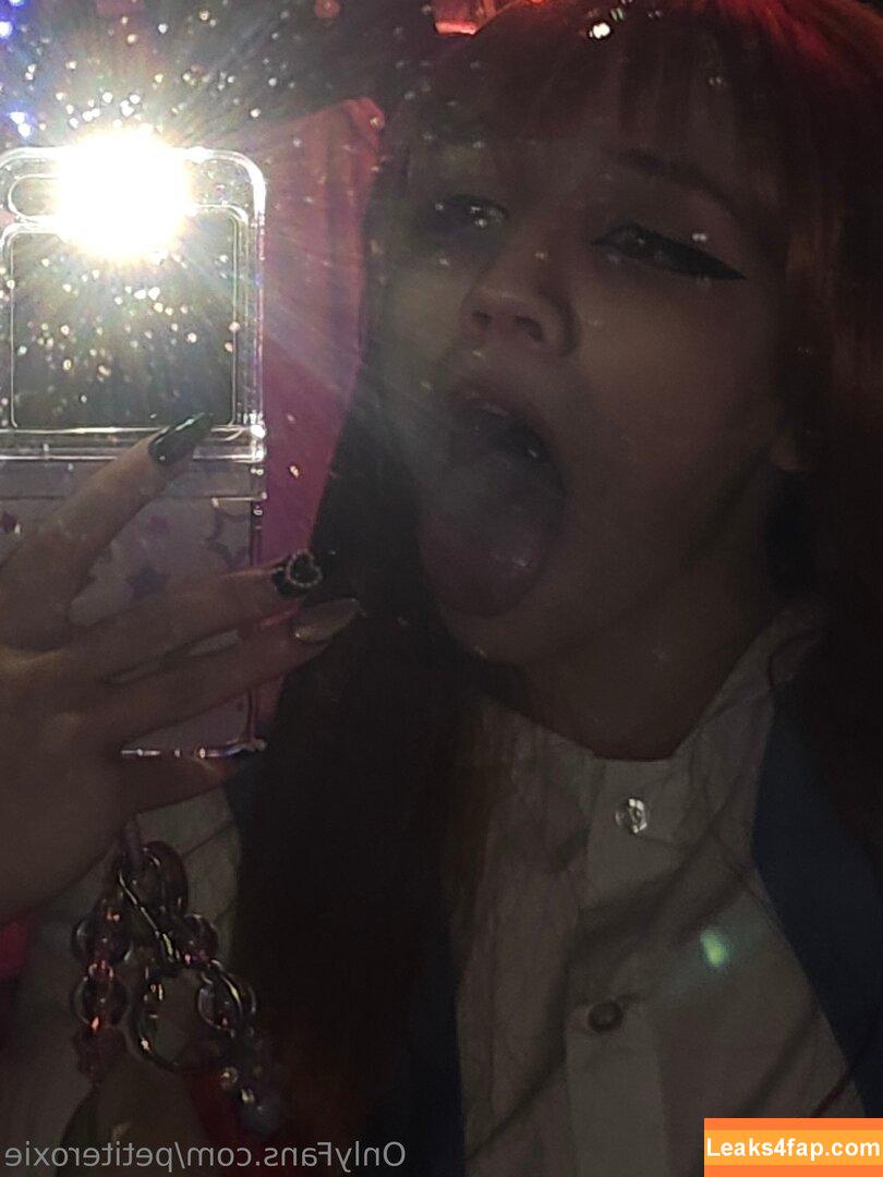 petiteroxie / Roxie / malice / malicegf / mooxfang leaked photo photo #0042