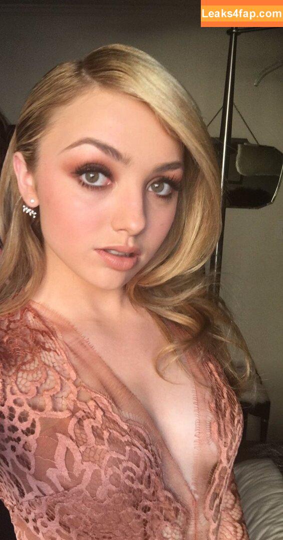 peytonlist /  leaked photo photo #0004
