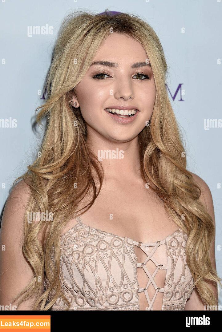 peytonlist /  leaked photo photo #0015