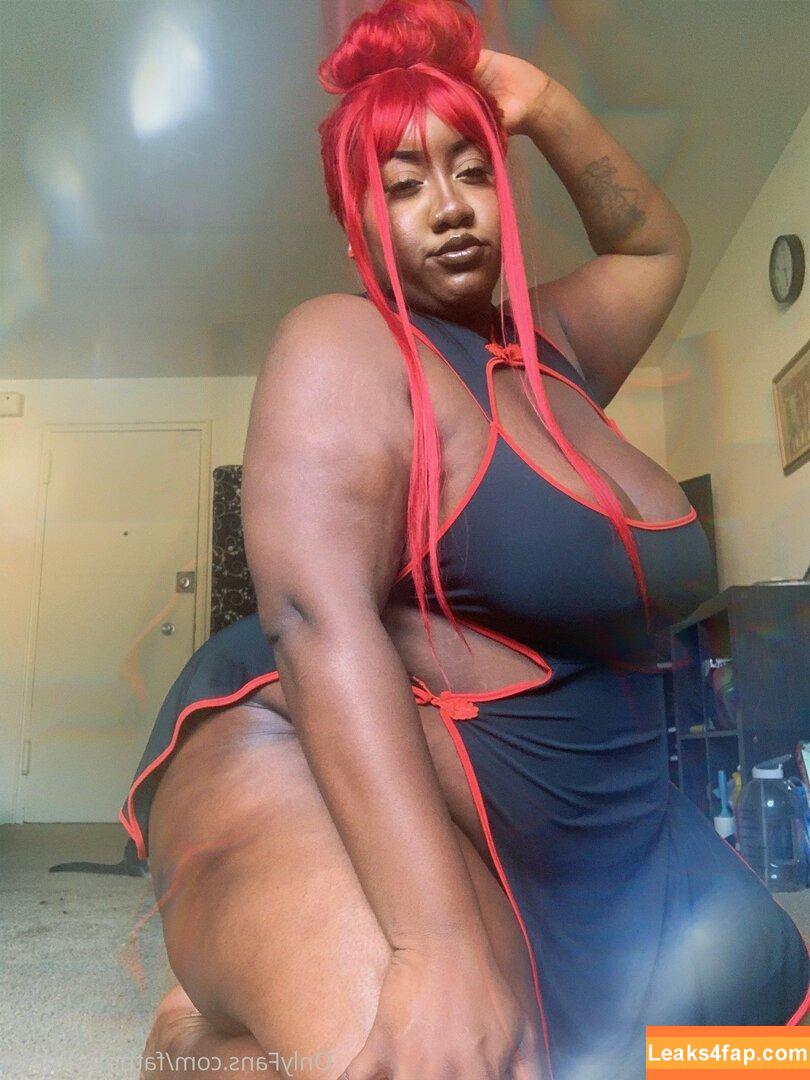 phat_ass_phoebe /  leaked photo photo #0013