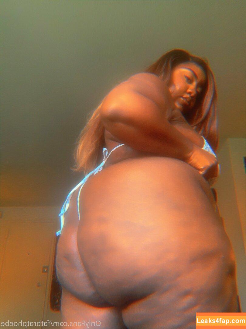 phat_ass_phoebe /  leaked photo photo #0022