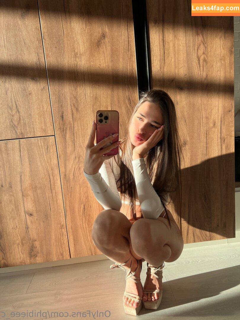 phibieee_c / phoeeebbee leaked photo photo #0041