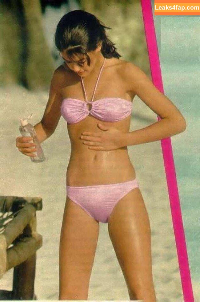 Phoebe Cates / PhoebeBCates / phoebecateskline leaked photo photo #0063