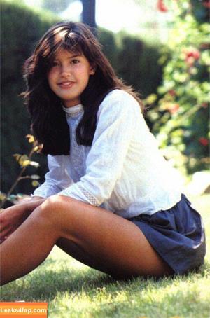 Phoebe Cates photo #0099