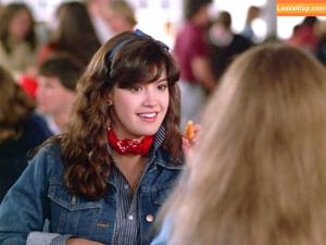 Phoebe Cates photo #0105