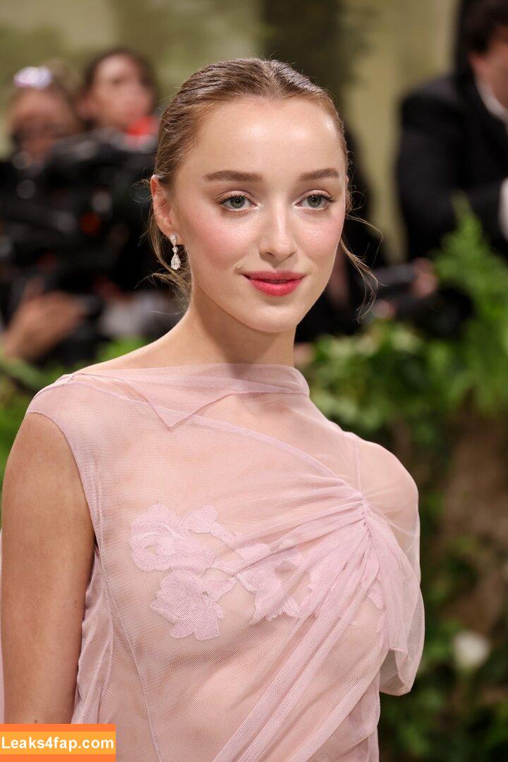 Phoebe Dynevor / phoebedynevor leaked photo photo #0012