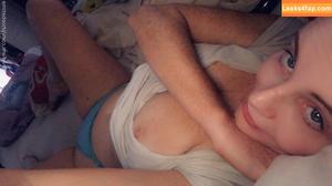 Phoebe Price photo #0564