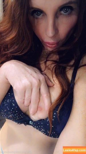 Phoebe Price photo #0599