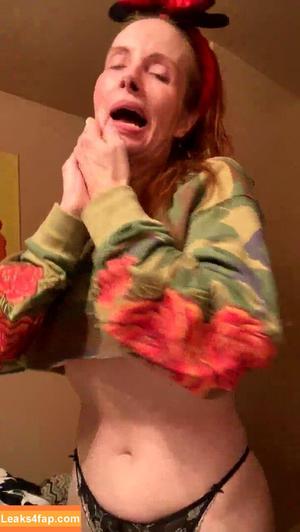 Phoebe Price photo #0909