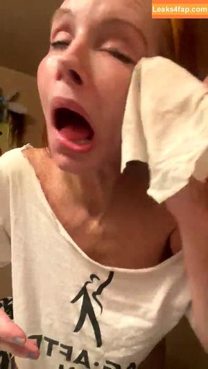 Phoebe Price photo #0942