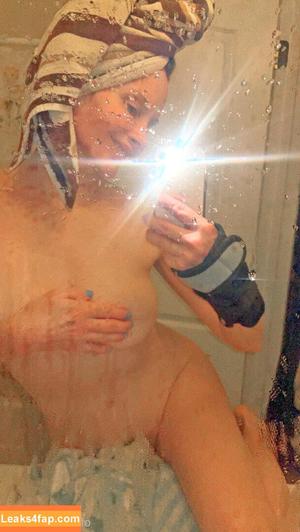 Phoebe Price photo #1004