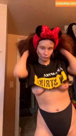 Phoebe Price photo #1084