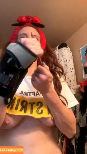 Phoebe Price photo #1189