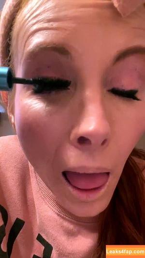 Phoebe Price photo #1198