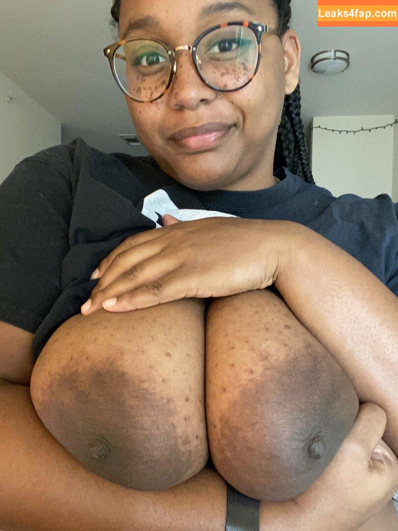 Phoebefarms925 / phoebefarms leaked photo photo #0006